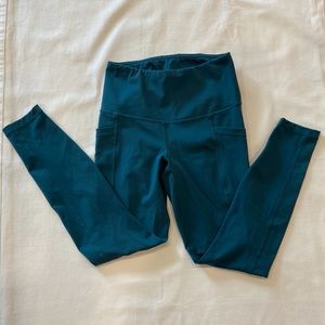 Womens yogalicious Yoga pant/leggings.